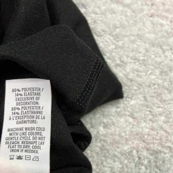 Aerie black leggings with mesh inserts - Picture 6 of 8